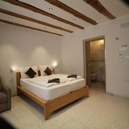 Gardar Fox Guest house *