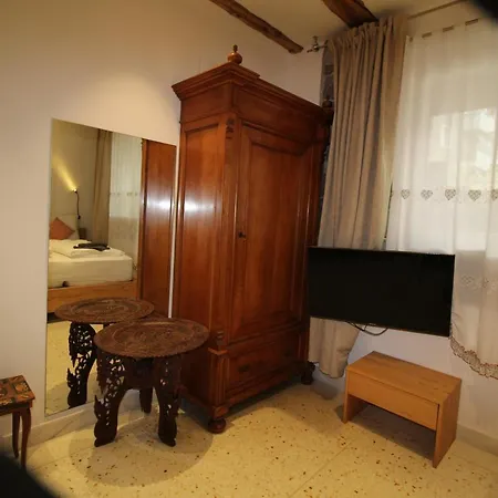 Gardar Fox Guest house *