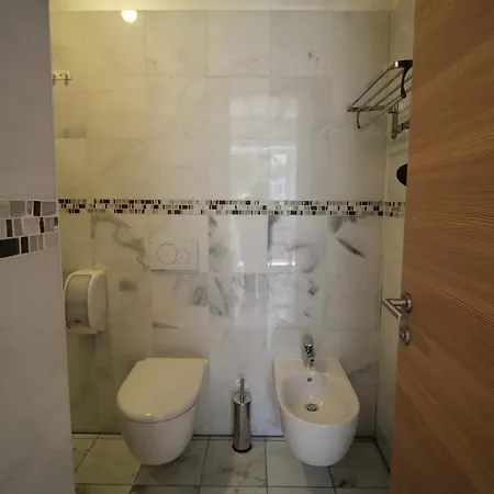 Gardar Fox Guest house *