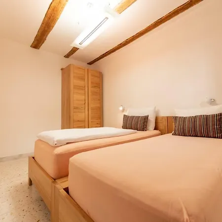 Guest house Gardar Fox *