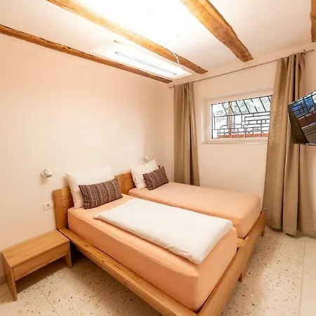 Guest house Gardar Fox *