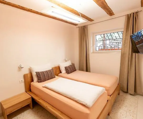 بيت ضيافة Gardar Fox 3*